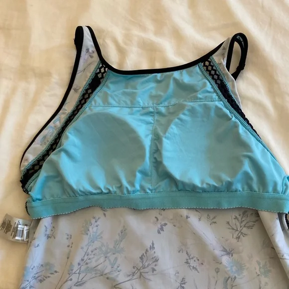 🏖️ Floral Print High-Neck Tankini Top - Picture 8 of 9